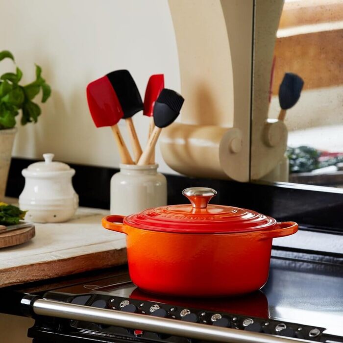 Кастрюля чугунная 1,8 л Red Flame Signature Le Creuset