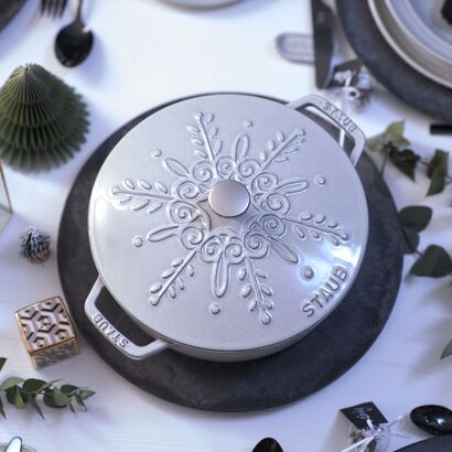 Жаровня 24 см Snowflake White Truffle Staub