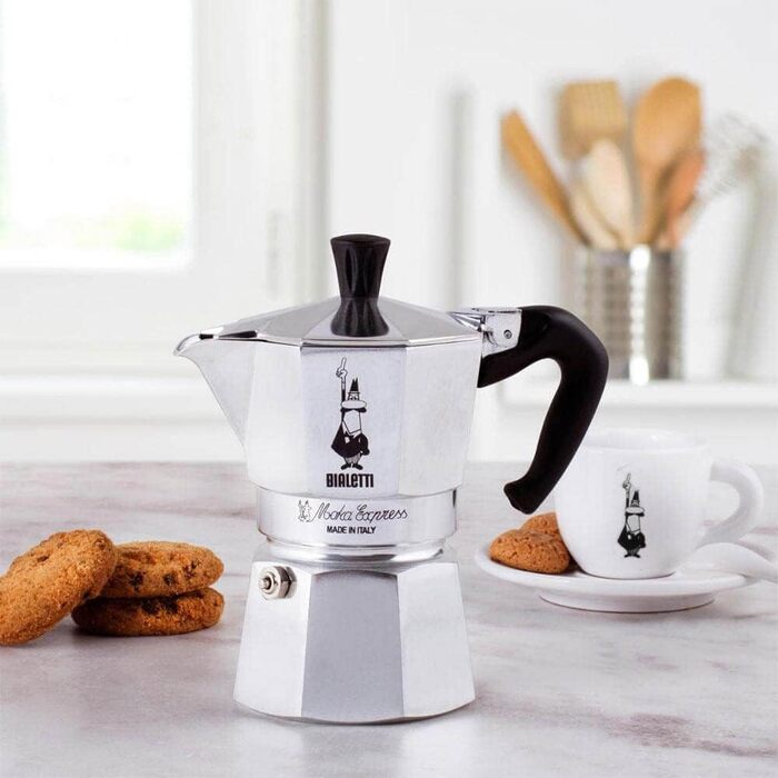 Кофеварка эспрессо Bialetti Moka Express на 6 чашек
