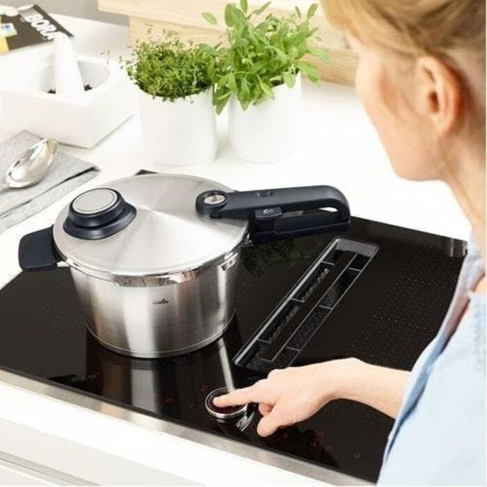 Премиум/скороварка, 4 части (6л - Ø 22 см и Rapid Frying Pan 2,5 л - Ø 22 см) с металлической крышкой, вставка - Сделано в Германии, индукционный 2,5 л и 6 л