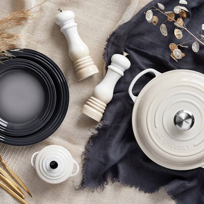 Мельница для соли 21 см Meringue Le Creuset