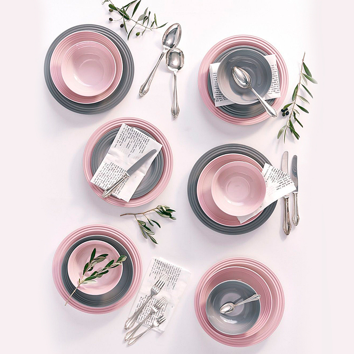 Тарелка обеденная 27,2 см розовая Shell Pink Le Creuset